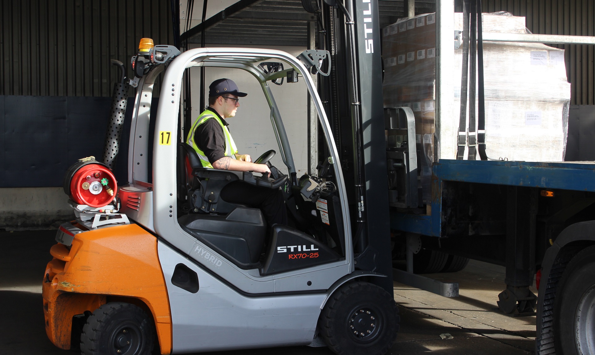 Leading Pallet Distribution Specialist Improves Loading Safety Using Forklift Scales